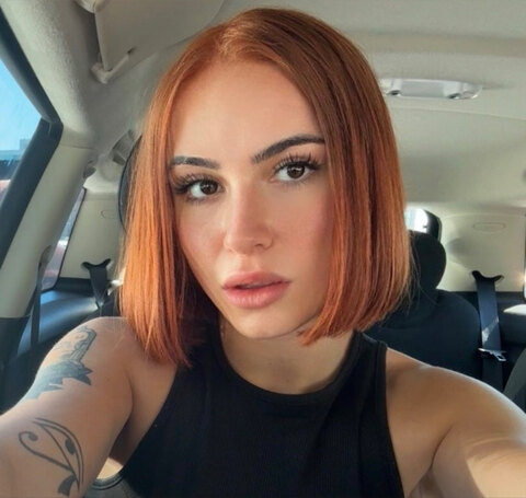 Vista previa del contenido privado de Lily en OnlyFans: fotos