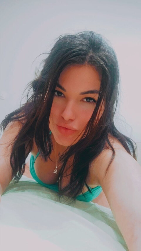 Vista previa del contenido privado de Sylia Renoix en OnlyFans: fotos