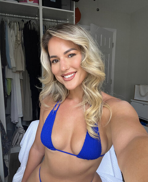 Vista previa del contenido privado de RISS en OnlyFans: fotos