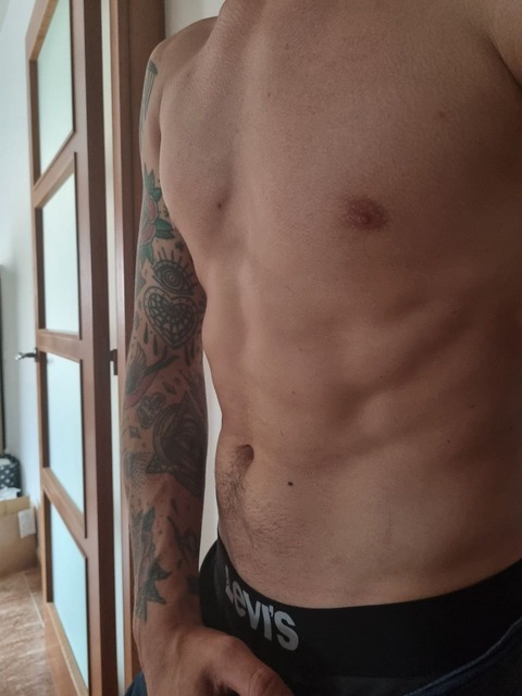 Vista previa del contenido privado de daddyros en OnlyFans: fotos